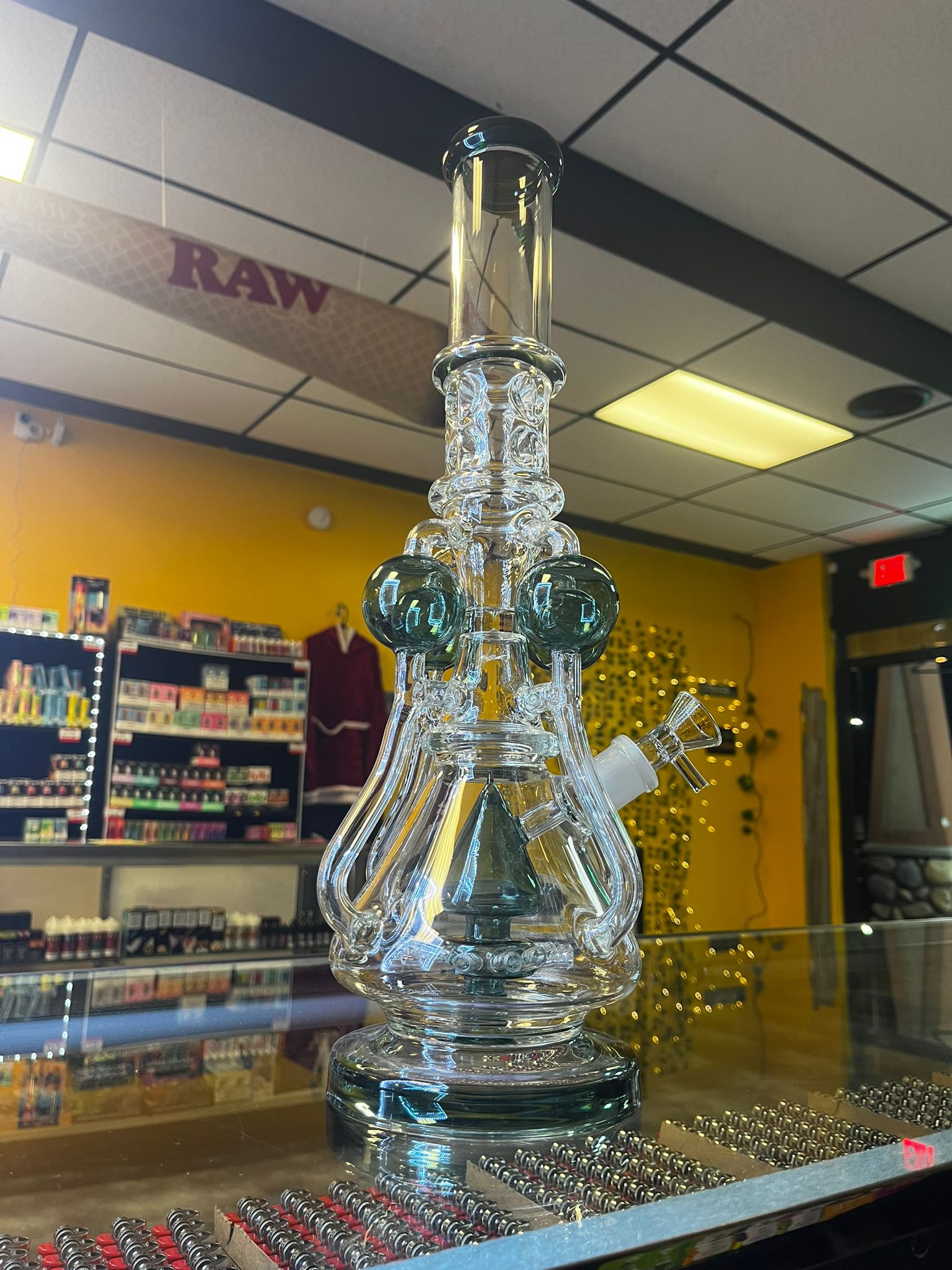 18" Big Bong Deluxe Edition: Elevate Your Smoking Experience with Styl Gravity Smoke & Vape Shop Tulsa 18" Big Bong Deluxe Edition: Elevate Your Smoking Experience with Styl Gravity Smoke & Vape Shop Tulsa