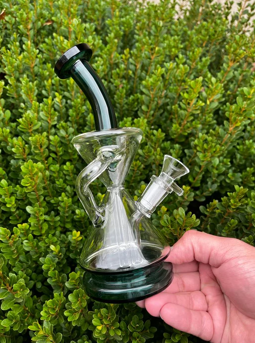 Green Glass Recycler Water Pipe: 8-Inch Hourglass Design for Smooth Dabs