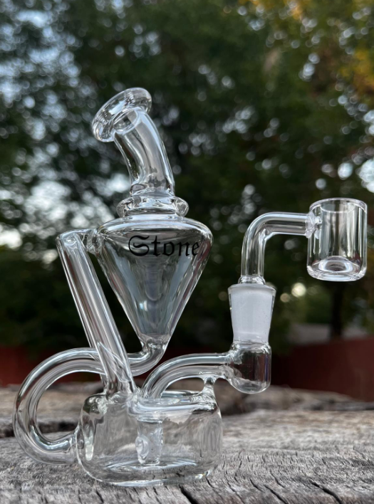 Ultimate Stone Mini V-Shape Recycler Dab Rig for Enhanced Concentrate Sessions