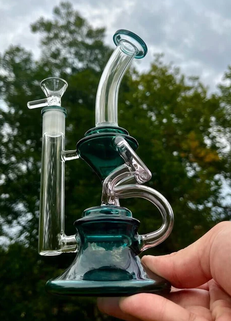 9" AquaFlow Recycler: Redefining Dab Rig Elegance in Water Bong Artistry