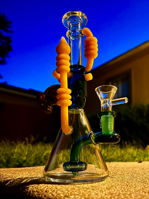 10" Multi-Color Glass Water Pipe: Experience the Artistry