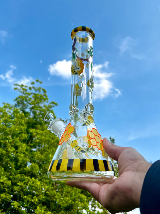 Buzzing Bees Design on Busy Bee Bong - Perfect for Collectors and Enthusiasts