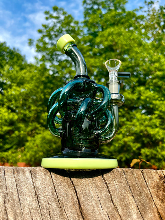 High-Quality Glass Construction - Durable and Satisfying Dabbing Experience